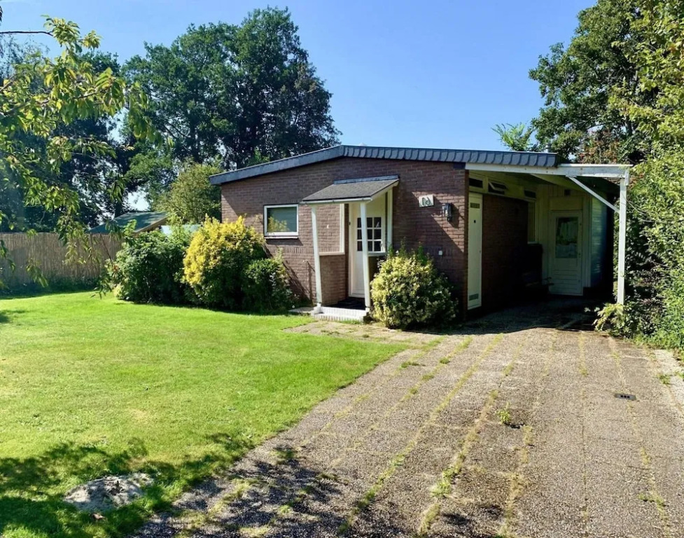 Sunny Garden Retreat Bungalow