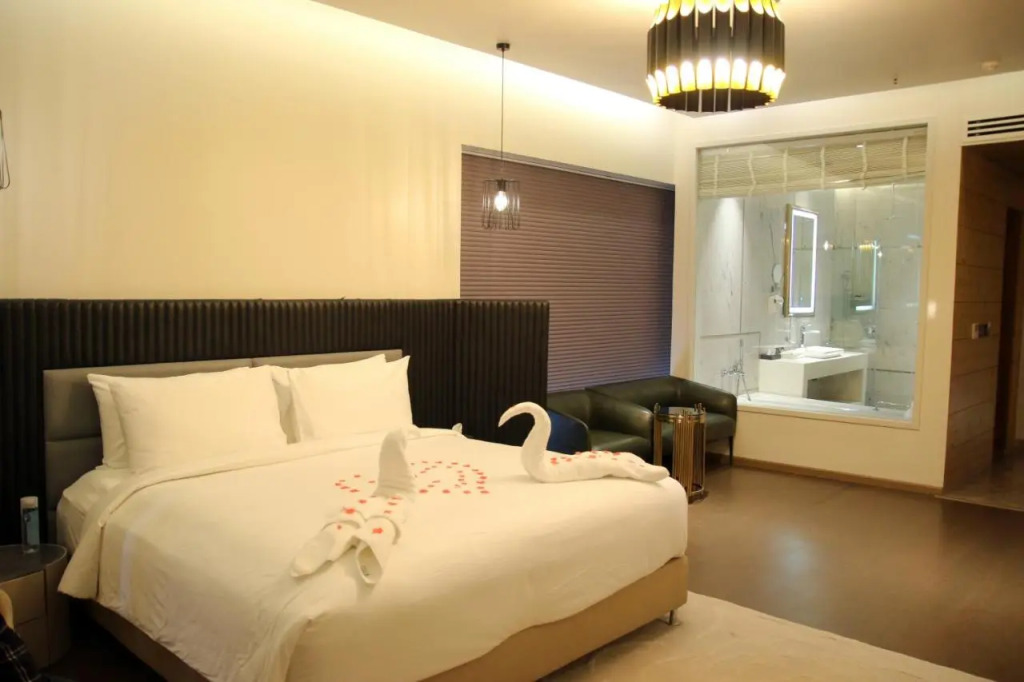 Udman Greater Noida By Ferns N Petals