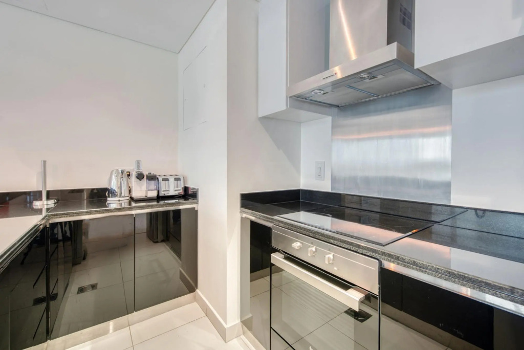 Maison Privee - Aesthetic Apt w/ Stunning Vw in Luxurious Building