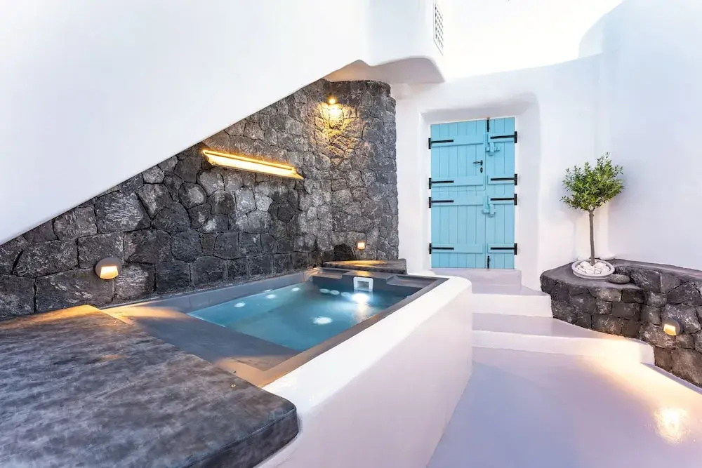Kalamia Cave House