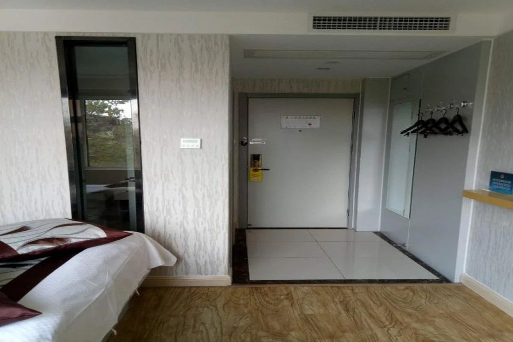 Super 8 (Beijing West Balizhuang Road)