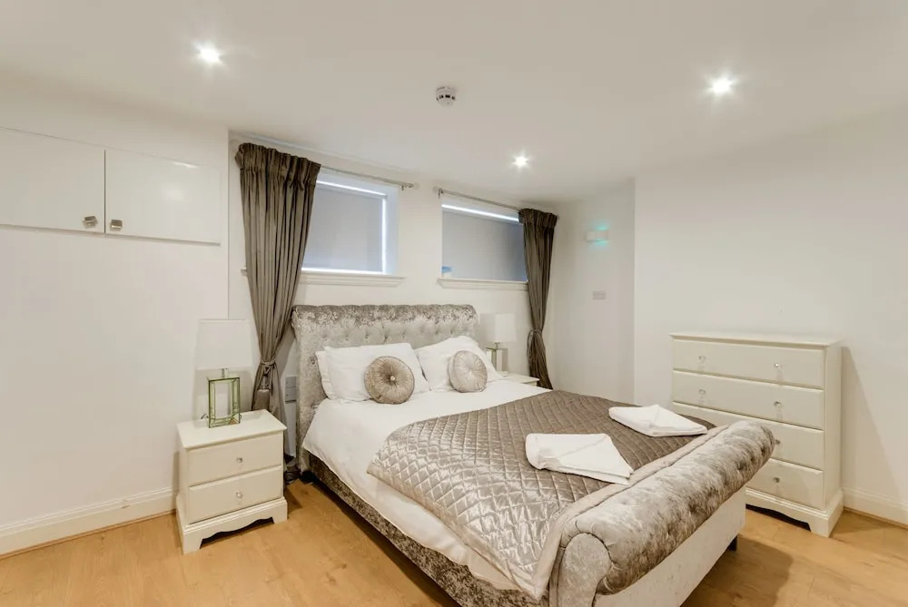 43 Knight Street Apartments