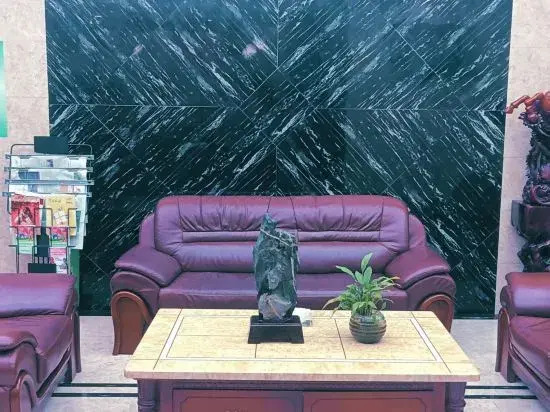 Luodian New Yudu Grand Hotel (Mingzhu Central Plaza)