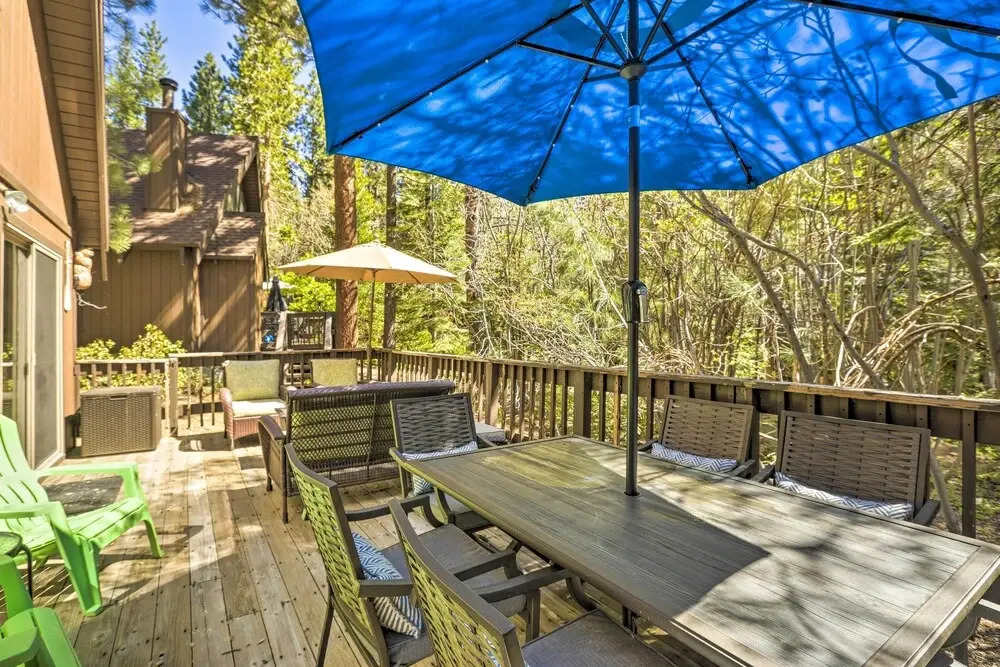 3 Mi to Lake Tahoe: Quiet Incline Village Cabin