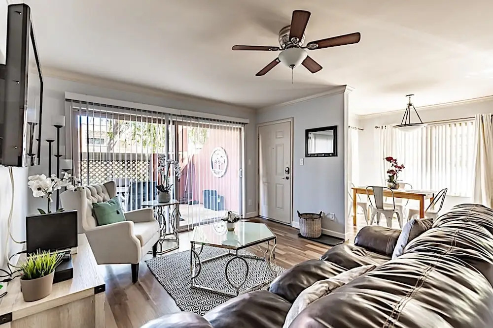 Sunscape Getaway 1BR by Casago