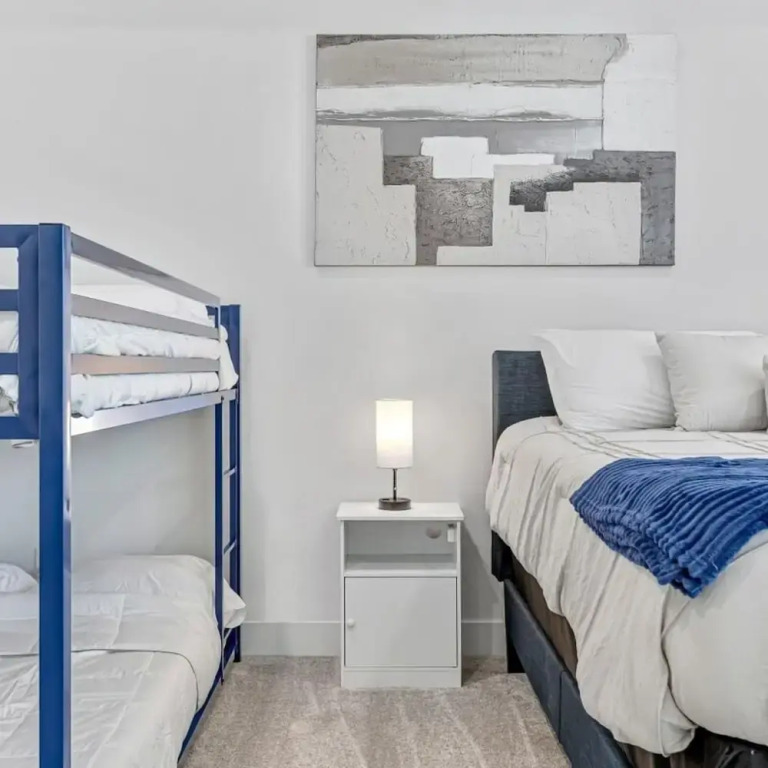 Luxury Urban Retreat Near Key Houston Locations