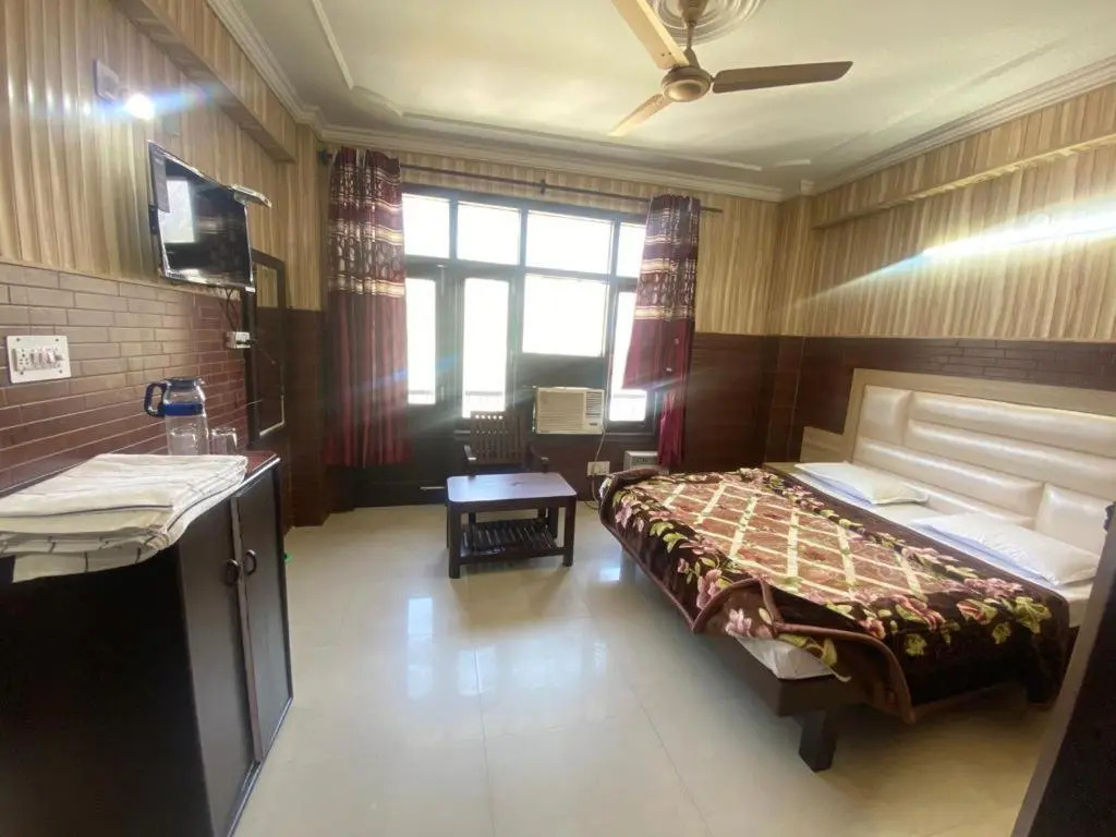 Oyo 35499 Hotel Green View