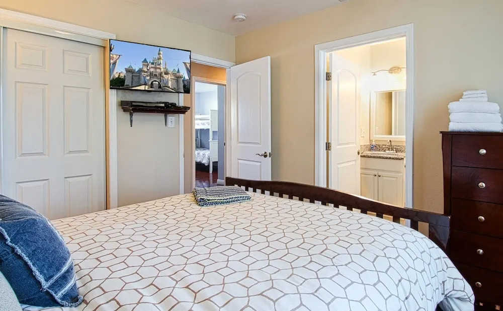 Babes in Toyland - 3 Br Home