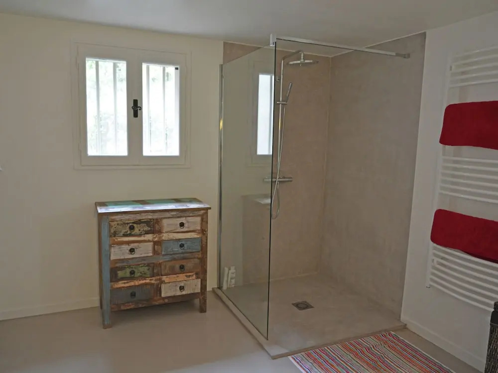 Cozy Villa in Menerbes with Swimming Pool