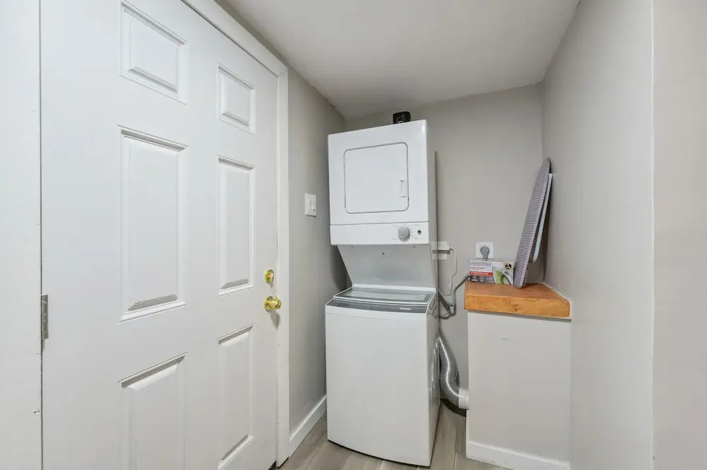 Macon Cottage w/ Porch - 2 Mi to Downtown!