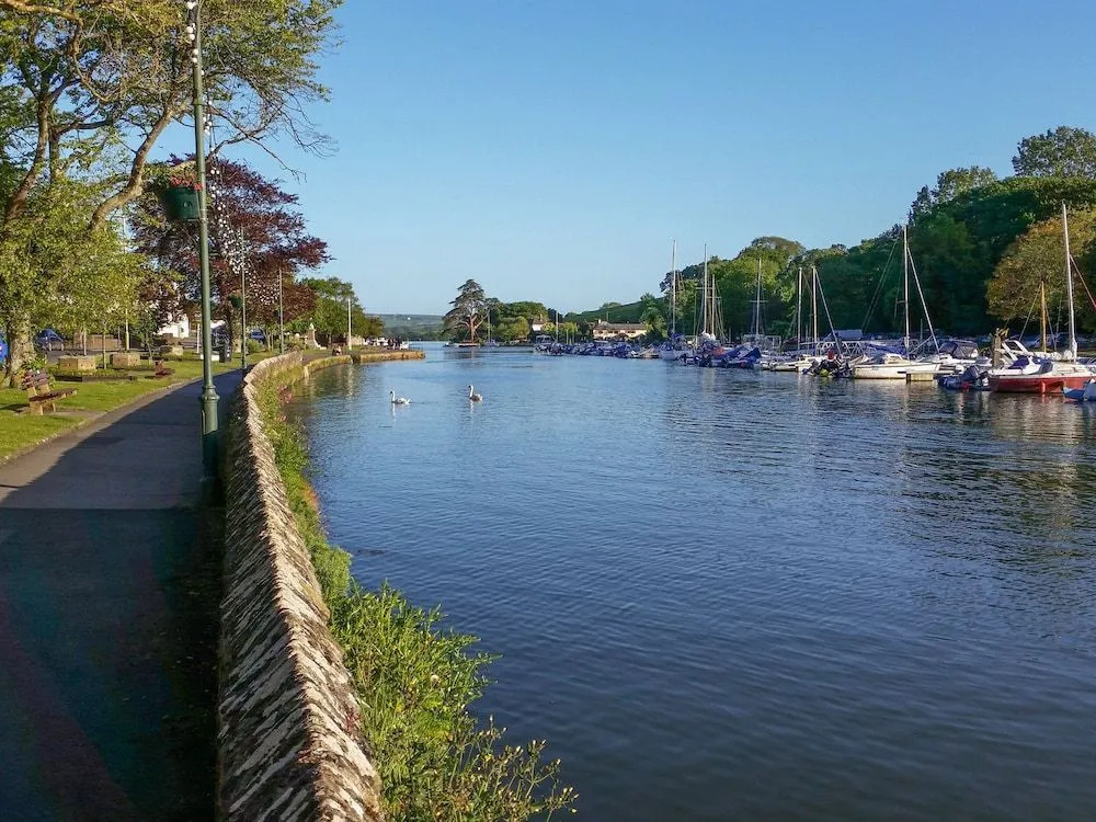1 Crabshell Quay