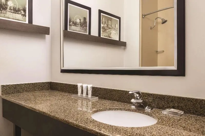 Country Inn & Suites by Radisson, Griffin, GA