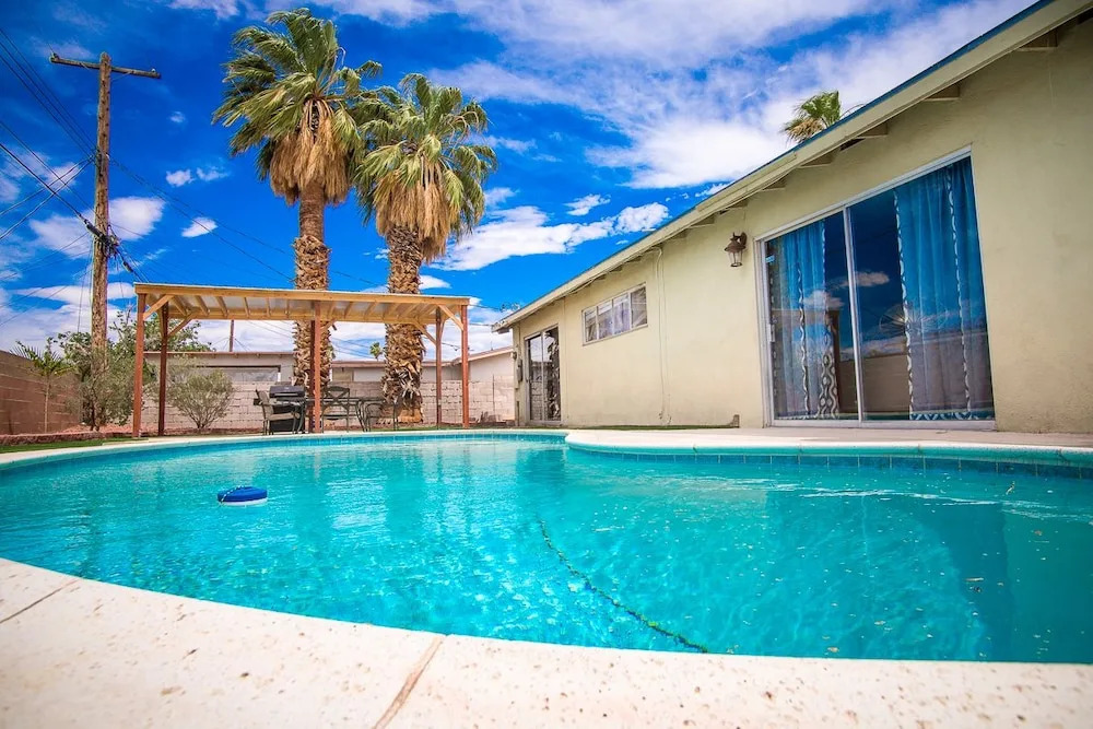 Happy Bridge To Vegas Sleeps 12 Pool