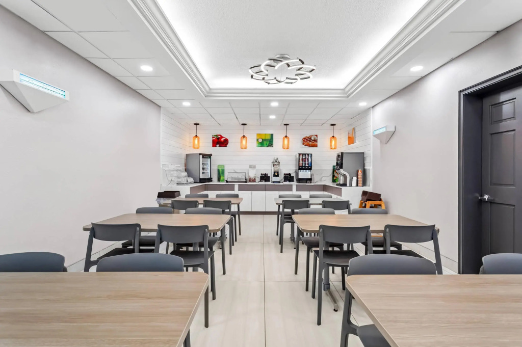 Quality Inn Tampa Airport - Cruise Port