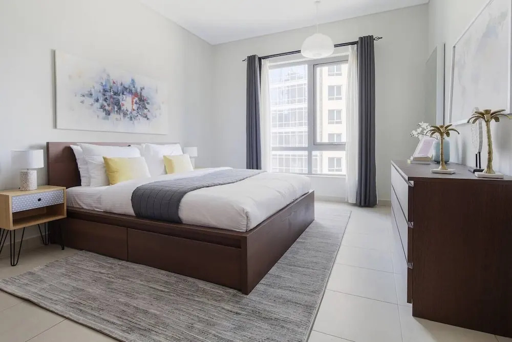 Light + Beautiful 1BR in Amazing Downtown Dubai!