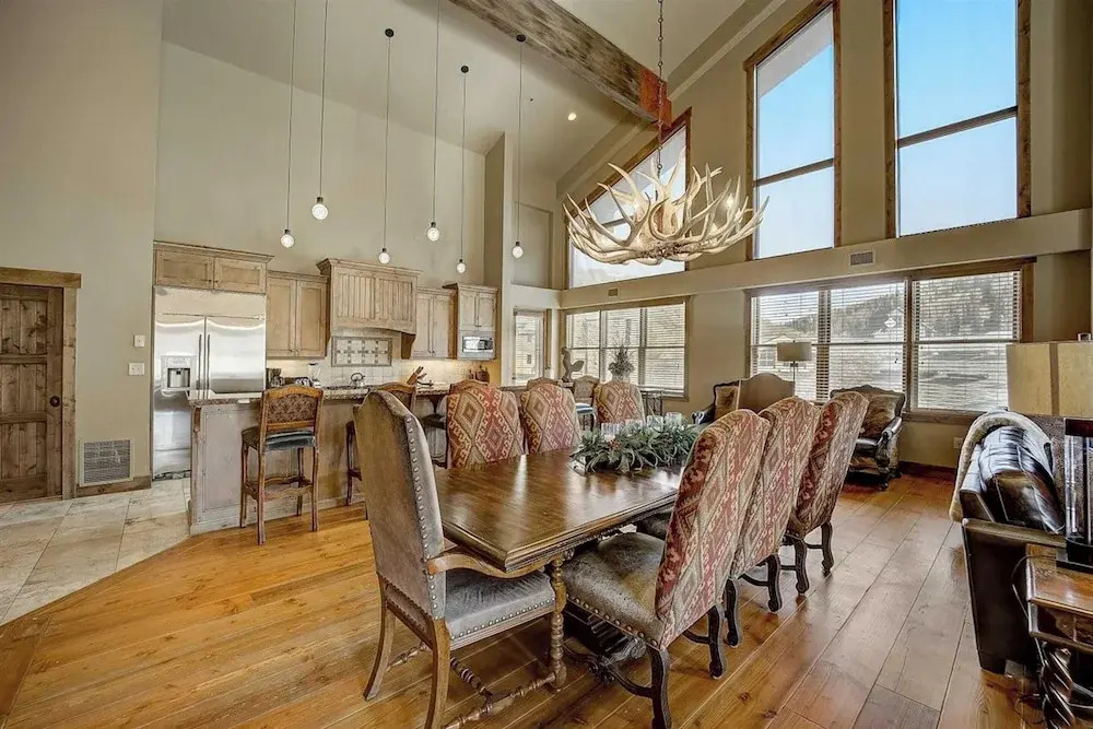 7 Condos, Ski-in/ski-out + Hot Tubs Sleeps 30 Mont Cervin by Avantstay