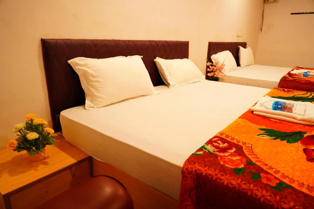 Sri Gokulam Guest House
