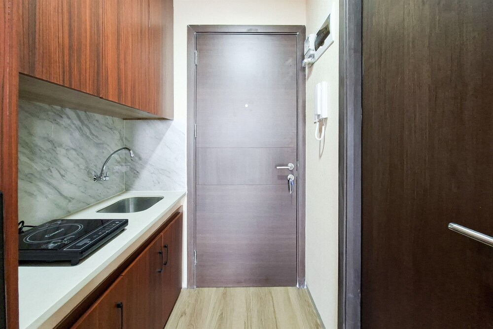Wooden Accents Studio For 2 Pax At Pacific Garden Campus Town Apartment