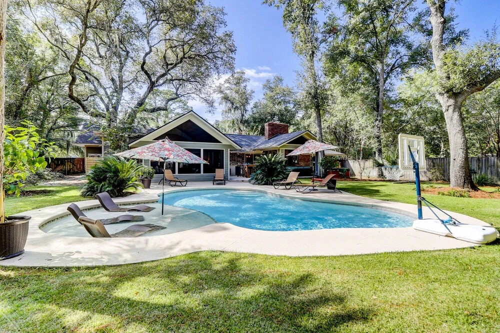 8 Hickory Lane