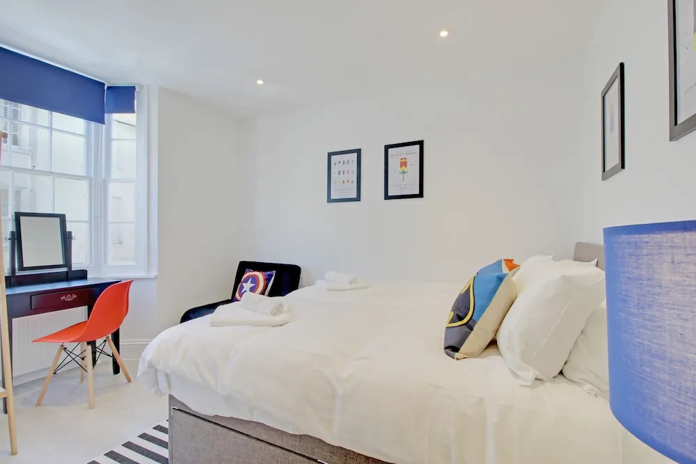 Brighton Getaways - Brighton's BIG House