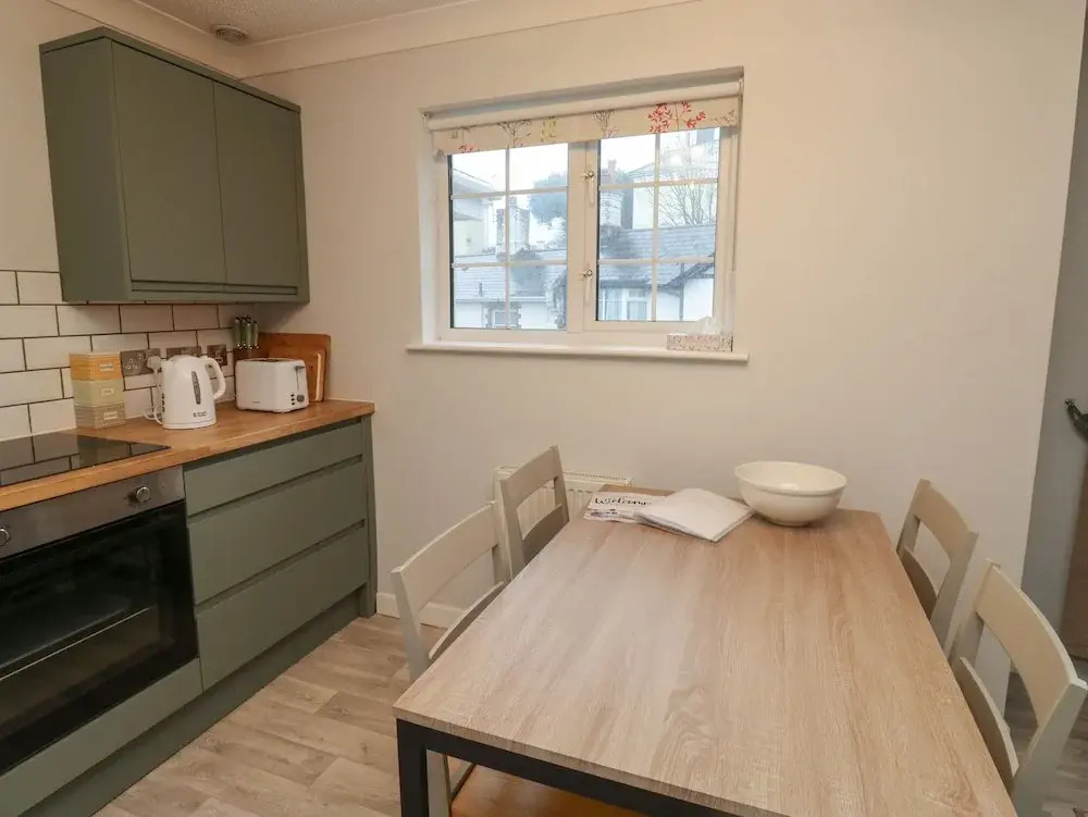1 Ilsham Cottages