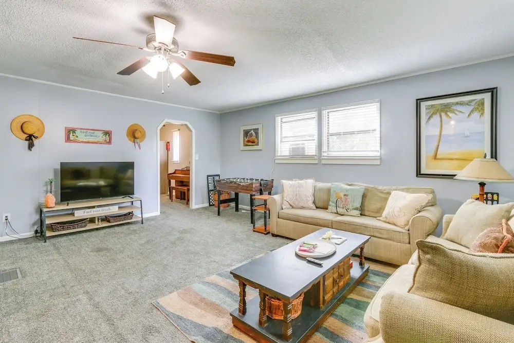 1 Mi to Sands Beach: Walkable Island Home w/ Yard!