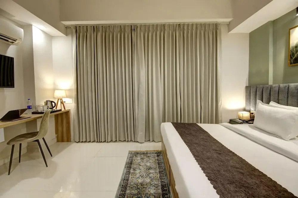 Saltstayz Premier Executive Serviced Apartment - Golf Course Extension Road