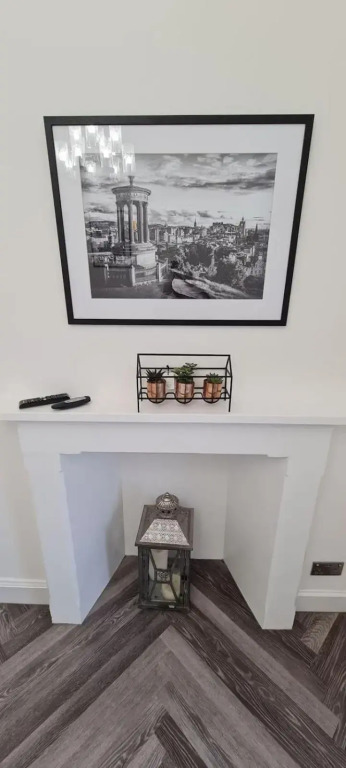 Castle Terrace 1 Bed Apartment Looking onto Edinburgh Castle - Sleeps upto 4
