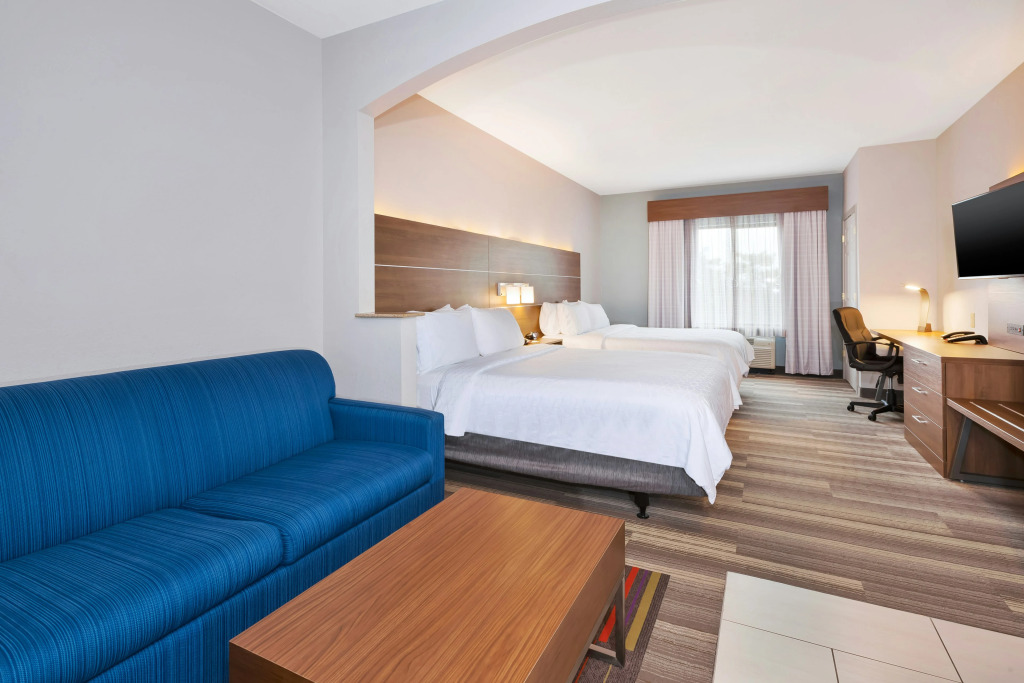 Holiday Inn Express Hotel & Suites Warminster-Horsham by IHG