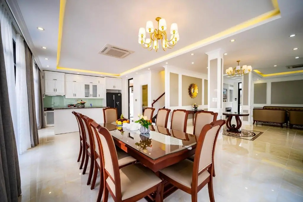 IDC White House Ha Long FLC Golf & Resort