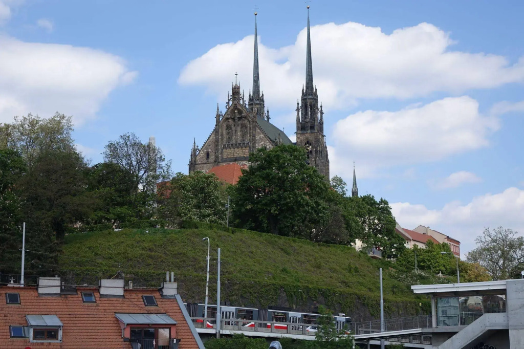 EEL accommodation Brno