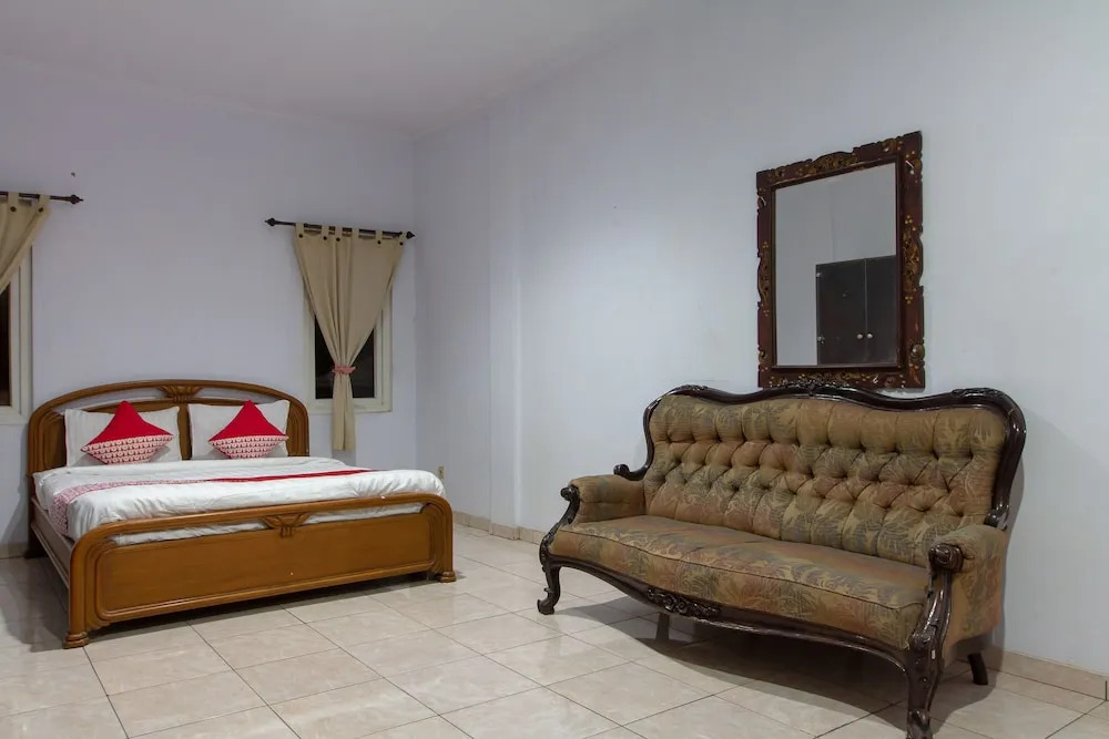 Griya Mas Syariah by OYO Rooms