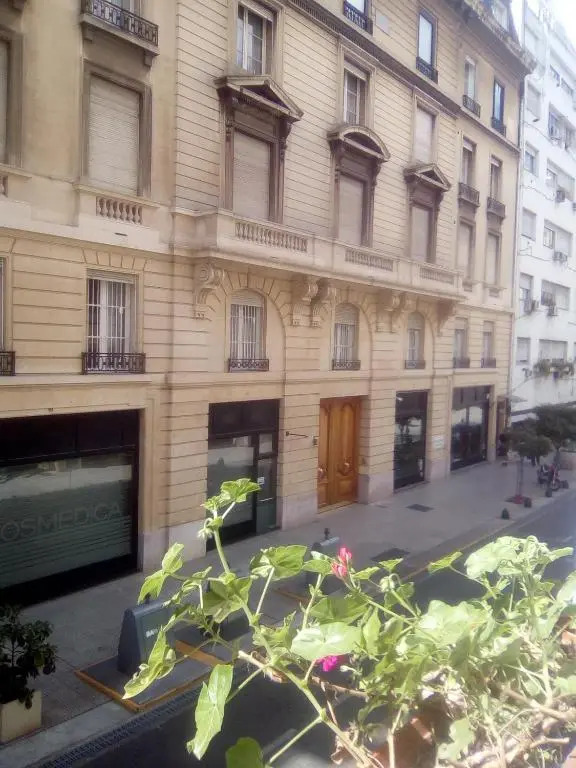 Marcelo T de Alvear 800