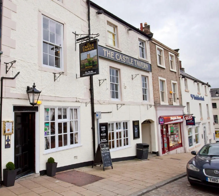 The Castle Tavern Pub & Guest Rooms