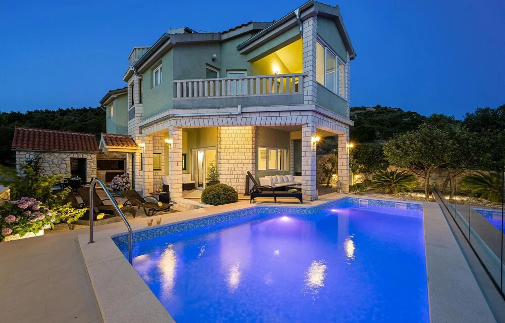 Awesome Home In Primosten