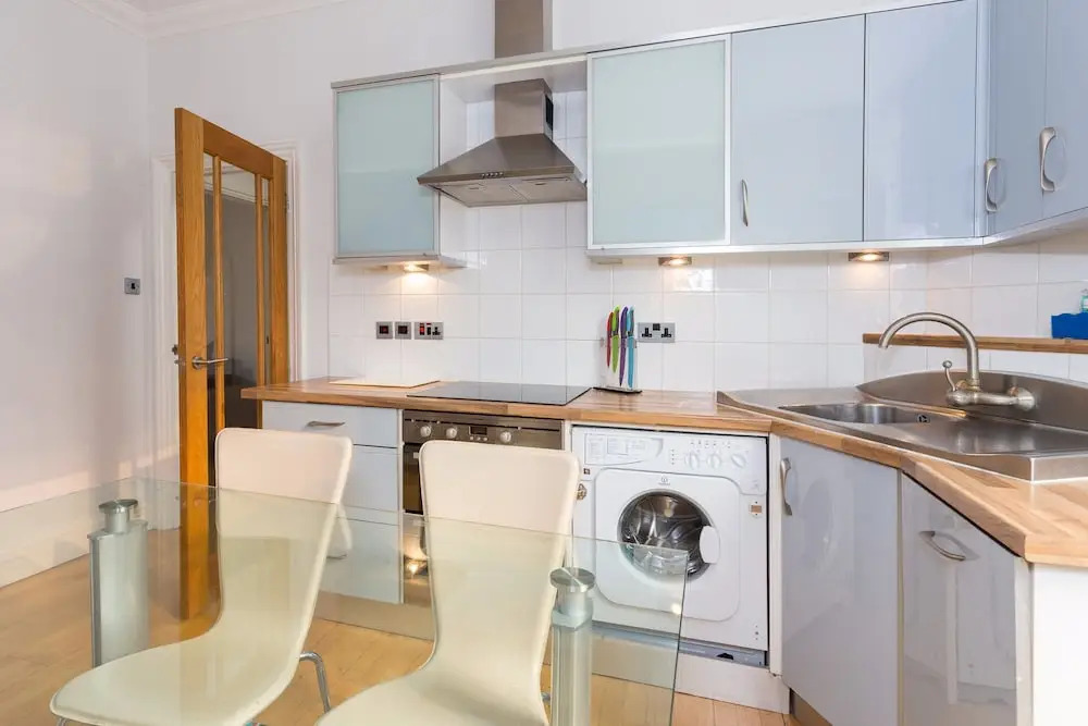 A Bright &Spacious 2 Bed Apt in West Kensington