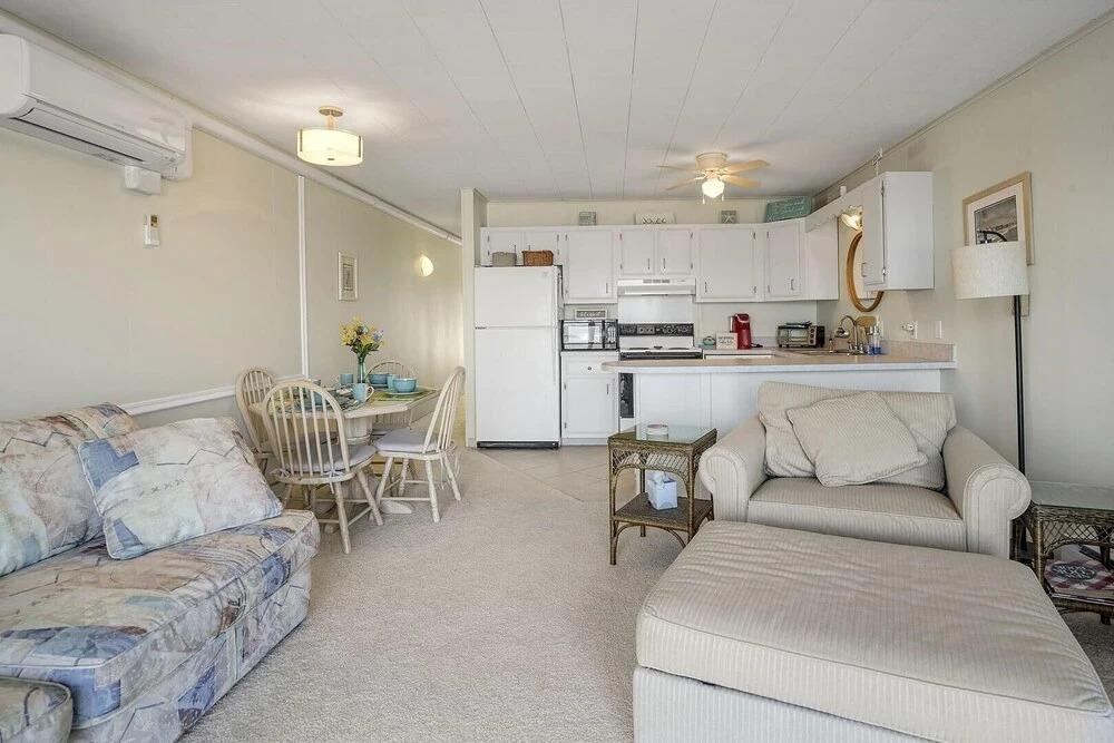 Beachcrest 17 1 Bedroom Condo by RedAwning