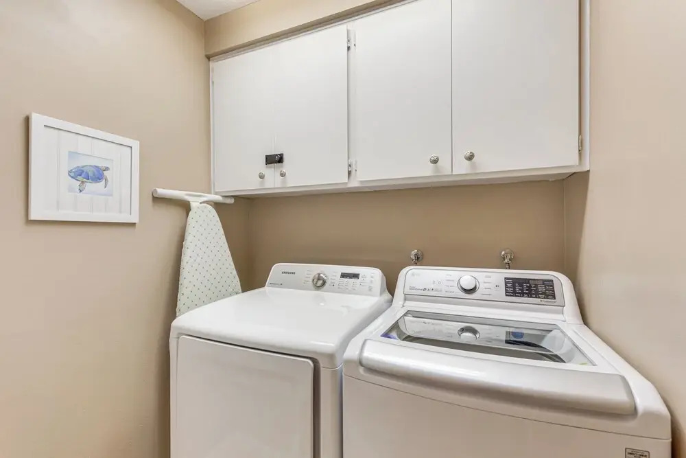 In Golf Course Community: Palm Desert Escape!