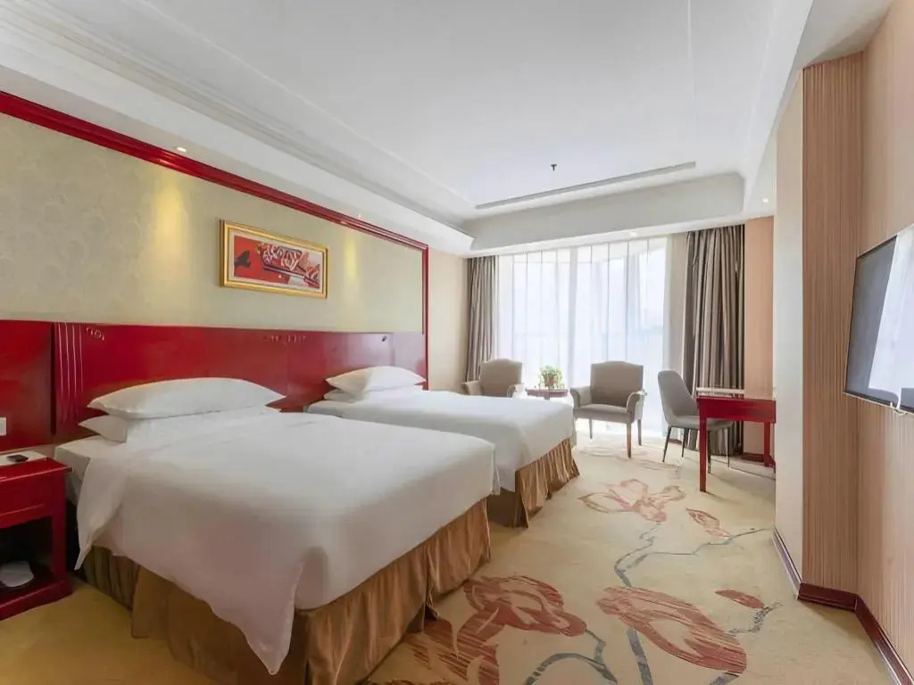 Vienna Hotel Chongqing Changshengqiao Subway Station Branch