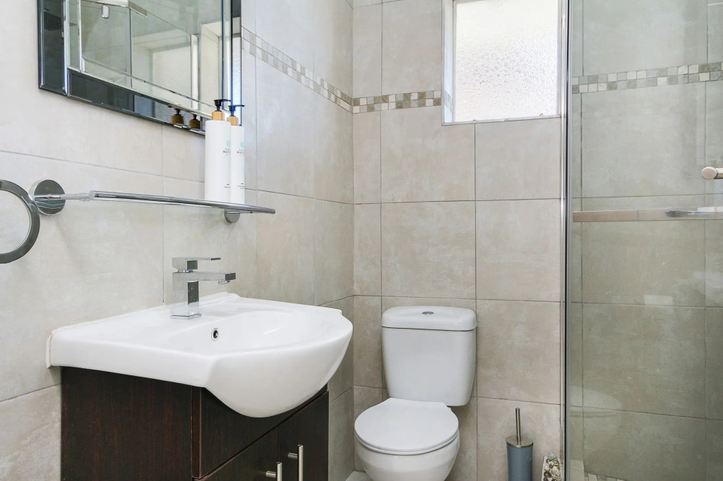 Bluegum Hill Guesthouse & Apartments