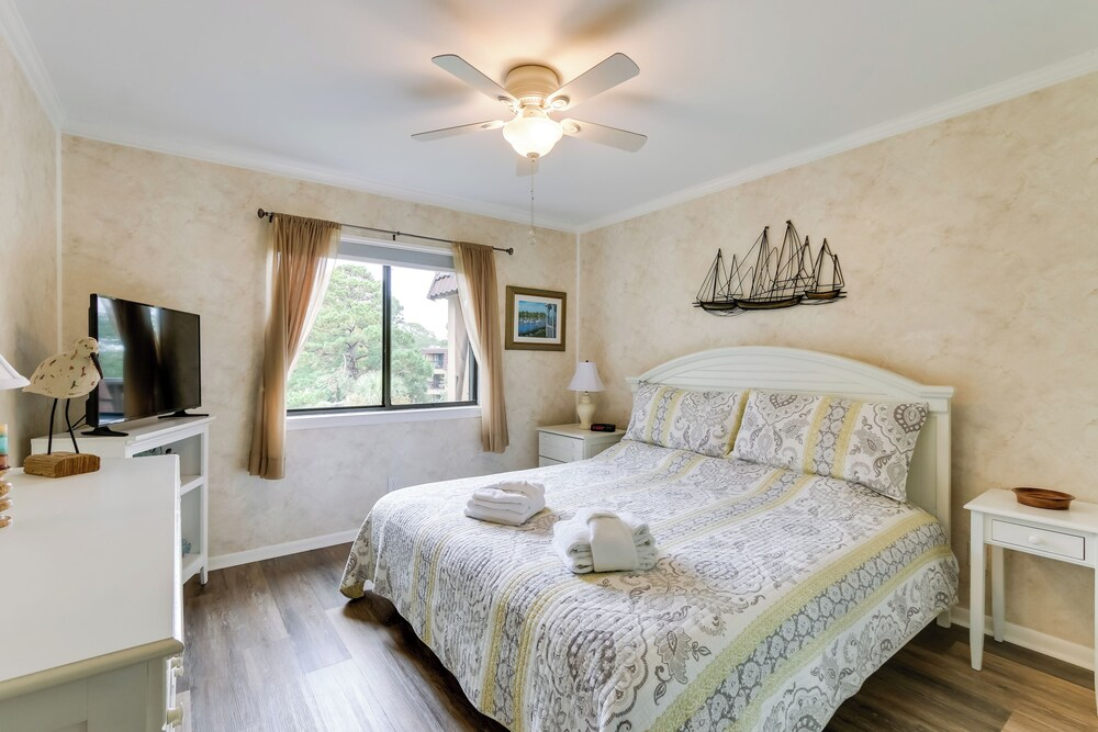 Walk to Beach: HHI Beach & Tennis Resort Condo