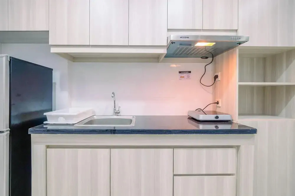 Fully Furnished With Cozy Design Studio Azalea Suites Apartment