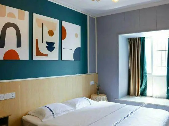 Hongrui Apartment