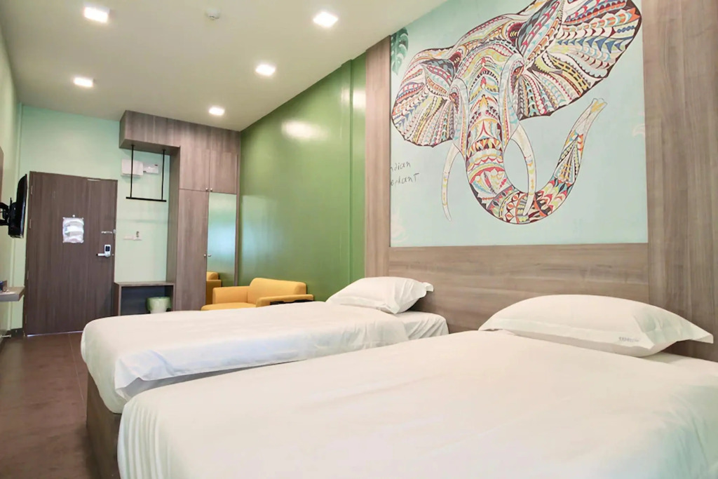 R 17 Living Hotel