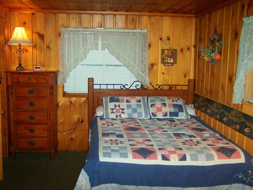 Golden Bear Cottages