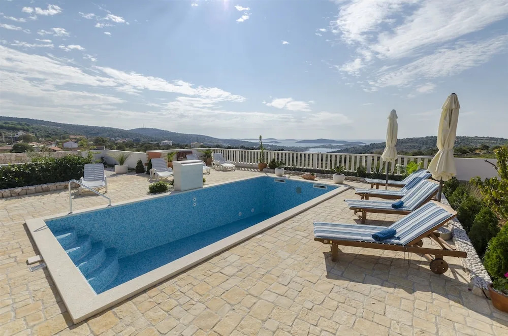 Apartments Sinisa