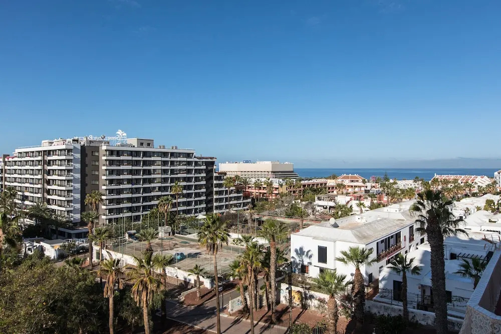 Tenerife South Shore Apartament, Coastal Lifestyle