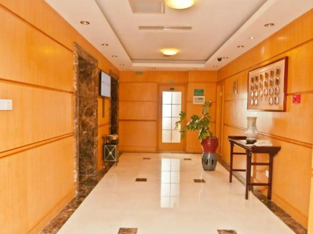International Academic Exchange Center of Shandong University of Technology Hotel