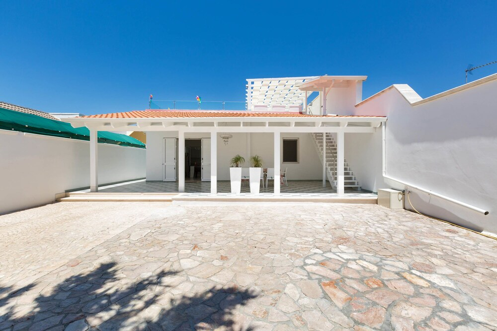 Villa Belvedere by BarbarHouse