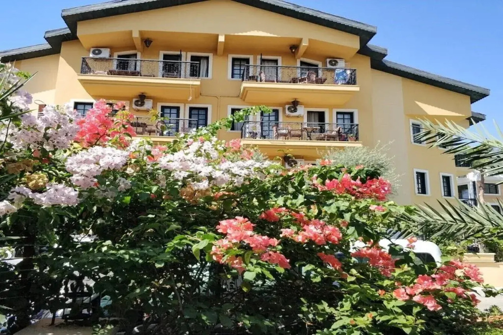 T & G Apartments